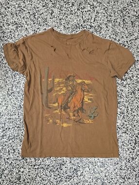 Vintage-Inspired Brown Cowboy Graphic Tee - Womens